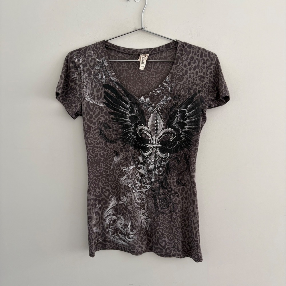 Ritual Women Gray Leopard Fleur De Lis Wing Graphic V-Neck T-Shirt Large